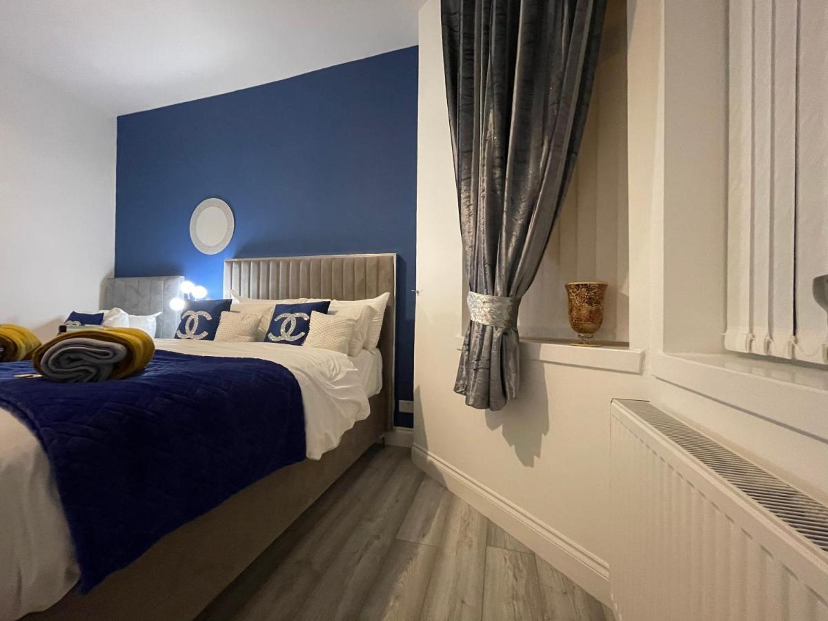 Apartmán Hla Holytown Mossend Exteriér fotografie