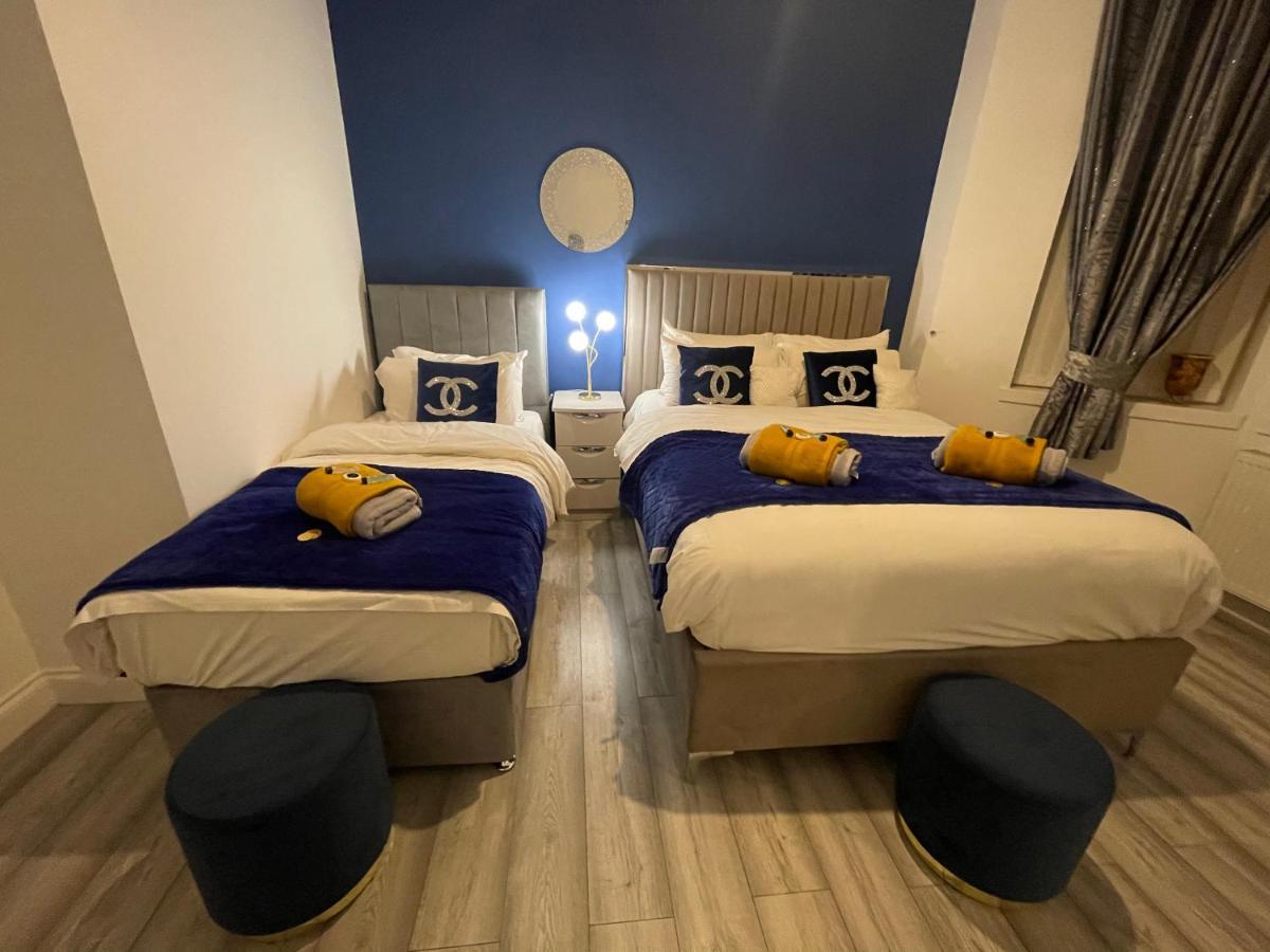 Apartmán Hla Holytown Mossend Exteriér fotografie