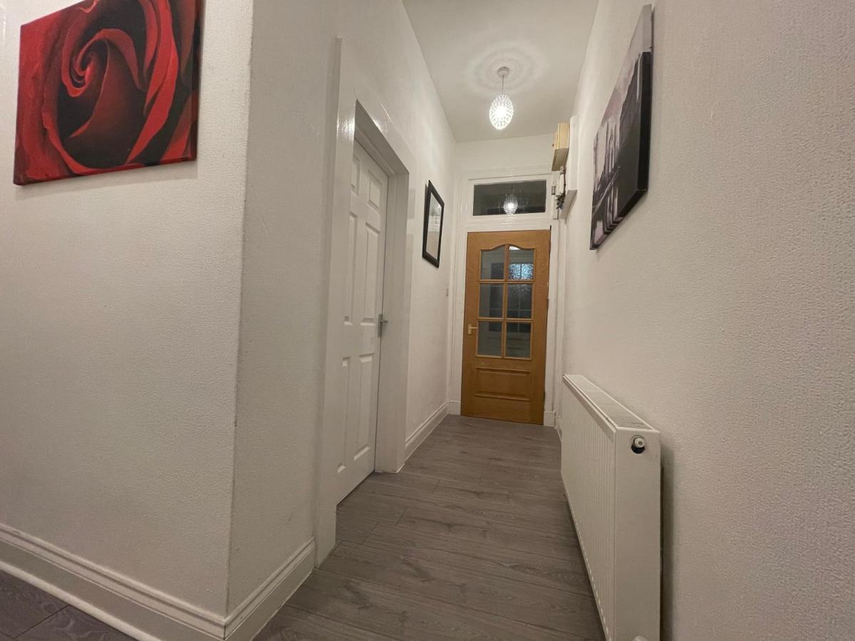 Apartmán Hla Holytown Mossend Exteriér fotografie