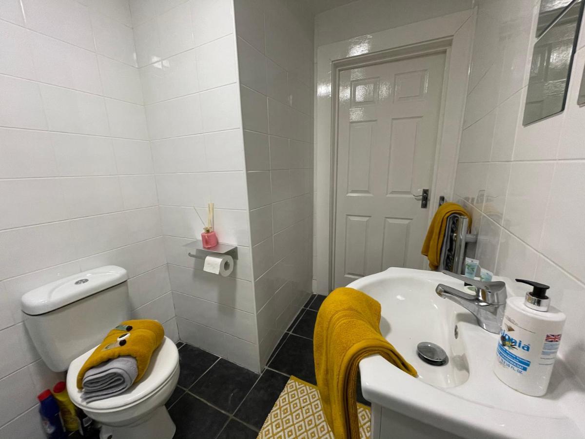 Apartmán Hla Holytown Mossend Exteriér fotografie