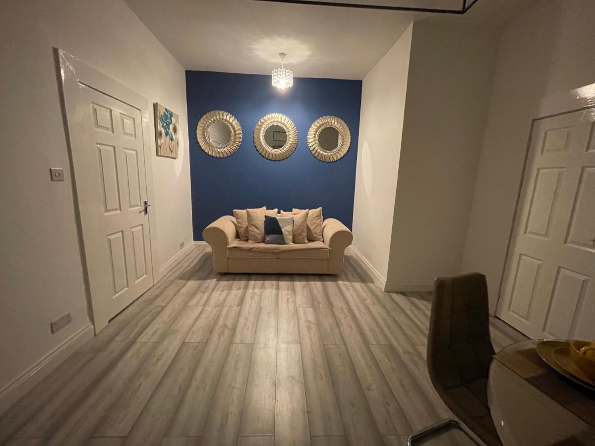 Apartmán Hla Holytown Mossend Exteriér fotografie