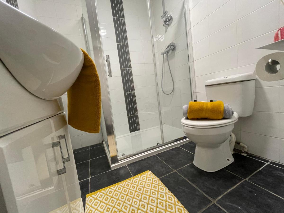 Apartmán Hla Holytown Mossend Exteriér fotografie