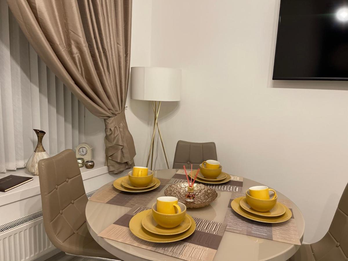 Apartmán Hla Holytown Mossend Exteriér fotografie