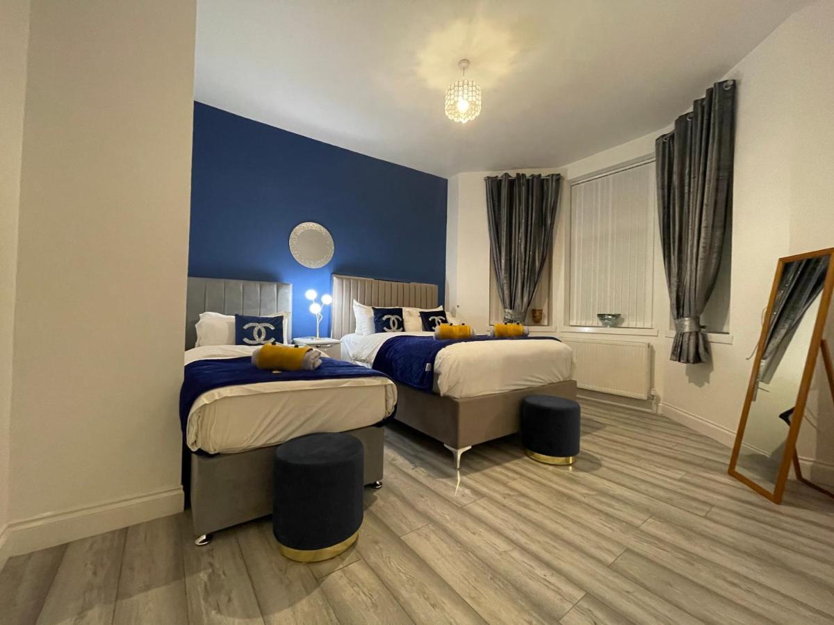 Apartmán Hla Holytown Mossend Exteriér fotografie