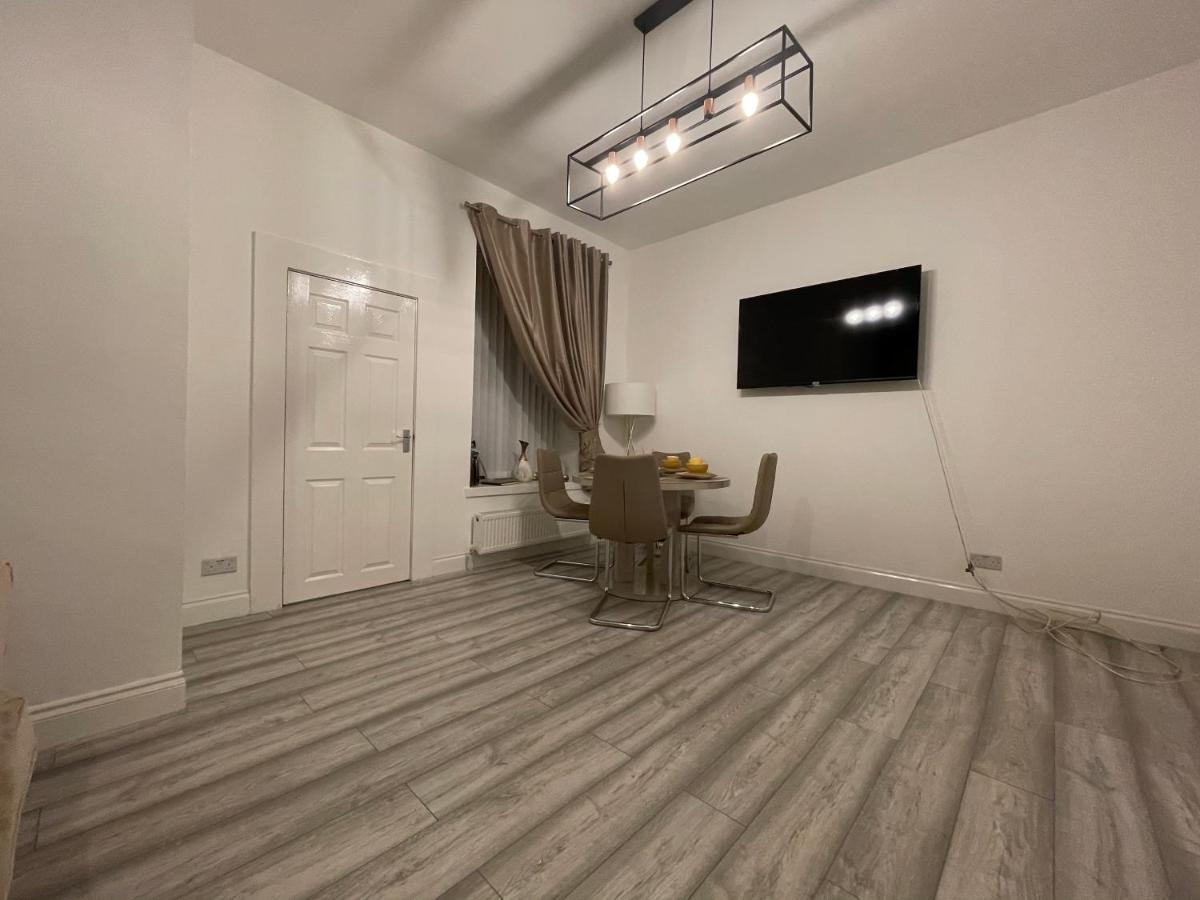 Apartmán Hla Holytown Mossend Exteriér fotografie