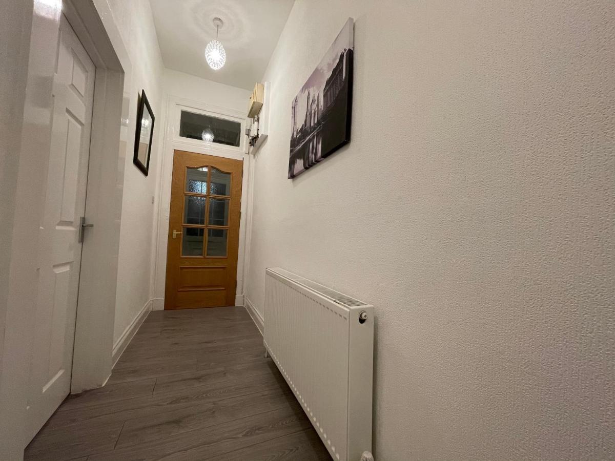 Apartmán Hla Holytown Mossend Exteriér fotografie