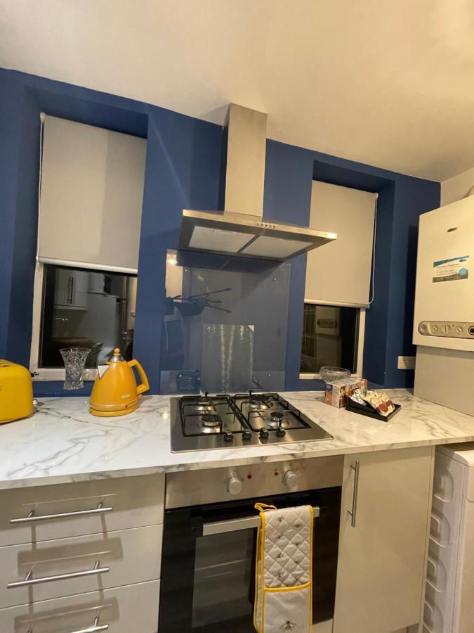 Apartmán Hla Holytown Mossend Exteriér fotografie