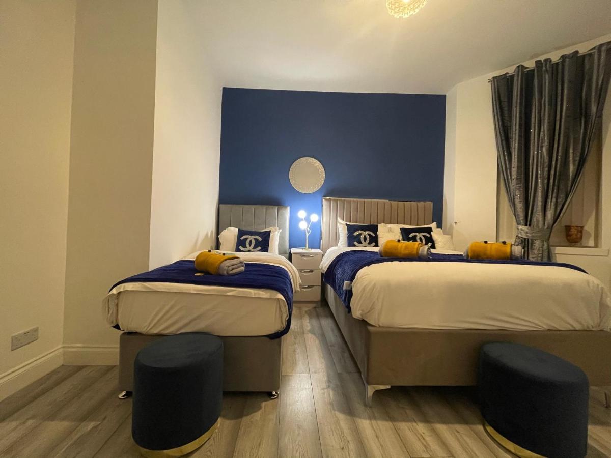 Apartmán Hla Holytown Mossend Exteriér fotografie